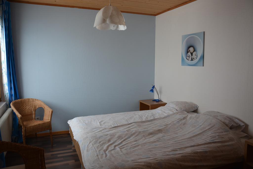 Hotel Restaurant Walliser Sonne Reckingen Room photo