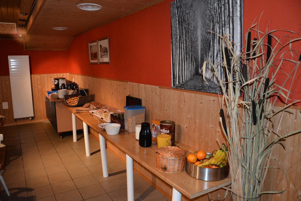 Hotel Restaurant Walliser Sonne Reckingen Exterior photo