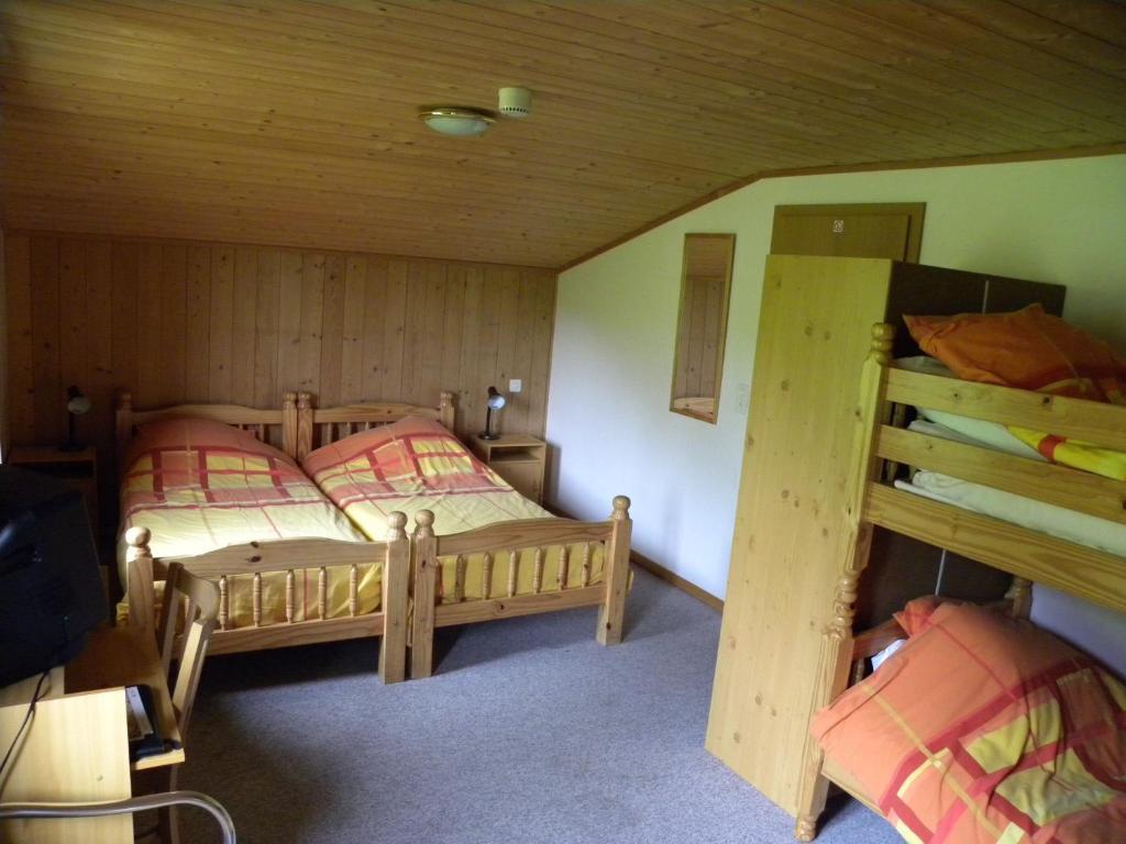 Hotel Restaurant Walliser Sonne Reckingen Room photo