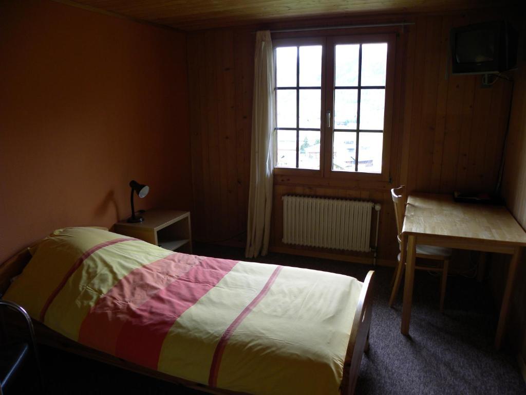 Hotel Restaurant Walliser Sonne Reckingen Room photo
